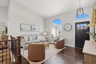 10346 S Woodglen Circle, Sandy, UT 84092 - Photo 2