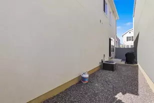 9747 N Ashgrove Ln, Highland, UT 84003 - Photo 36