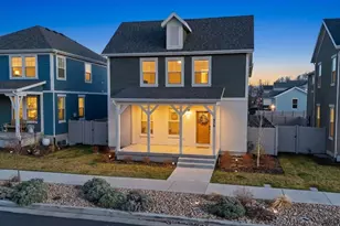 979 W Shoreline Dr, Layton, UT 84041 - Photo 2