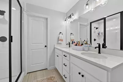 979 W Shoreline Dr, Layton, UT 84041 - Photo 16