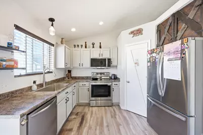 2341 E Summit Way, Eagle Mountain, UT 84005 - Photo 10