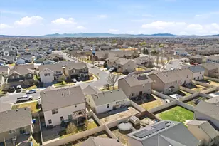 2341 E Summit Way, Eagle Mountain, UT 84005 - Photo 32