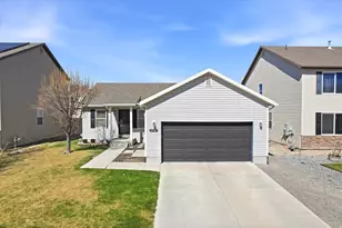 2341 E Summit Way, Eagle Mountain, UT 84005 - Photo 2