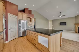 1653 E Pear Orchard Ct, Draper, UT 84020 - Photo 14