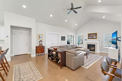 417 N Mallard Dr #D, Vineyard, UT 84059 - Photo 2