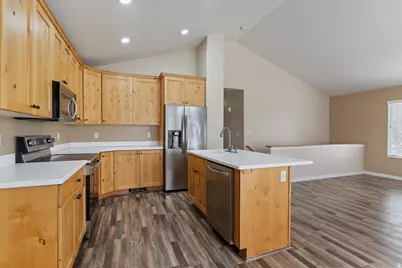 1857 W 2575 S, Syracuse, UT 84075 - Photo 10