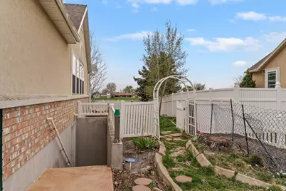 1857 W 2575 S, Syracuse, UT 84075 - Photo 28