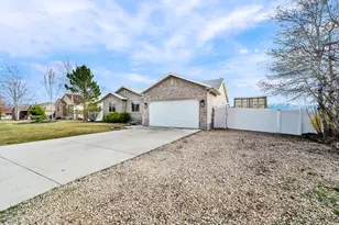 694 E 260 S, Midway, UT 84049 - Photo 2