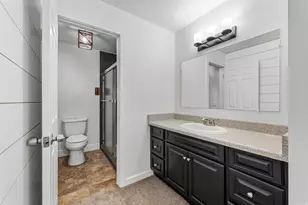 2049 W Hews Pl, Taylorsville, UT 84118 - Photo 20