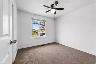 2049 W Hews Pl, Taylorsville, UT 84118 - Photo 16