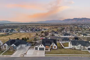 194 W Meadow Lark Ln, Elk Ridge, UT 84651 - Photo 2