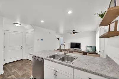 228 E Hummingbird Ct, Saratoga Springs, UT 84045 - Photo 12