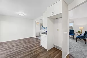 1105 E Webster Dr S, Sandy, UT 84094 - Photo 10