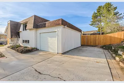 1105 E Webster Dr S, Sandy, UT 84094 - Photo 38