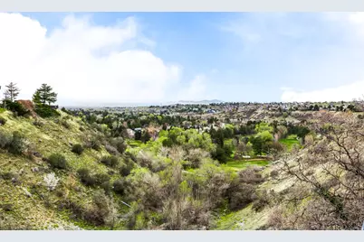 8626 S Scottish Dr, Cottonwood Heights, UT 84093 - Photo 2