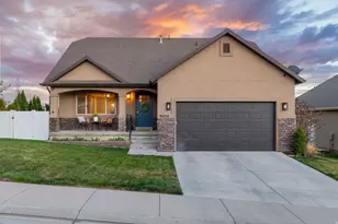 9032 N Barton Creek Dr, Eagle Mountain, UT 84005 - Photo 4