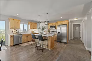 9032 N Barton Creek Dr, Eagle Mountain, UT 84005 - Photo 2