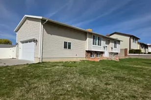 2872 W 5000 S, Roy, UT 84067 - Photo 2