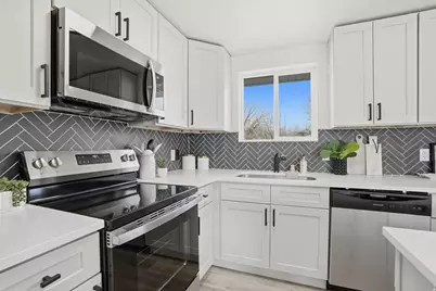 7161 S Camelot Way W, West Jordan, UT 84084 - Photo 16