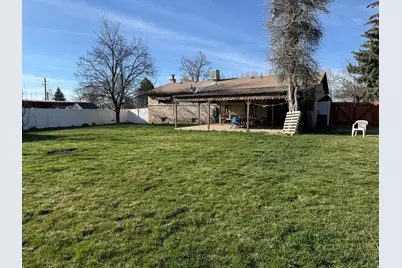 176 W Center St, Smithfield, UT 84335 - Photo 32