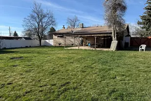 176 W Center St, Smithfield, UT 84335 - Photo 32