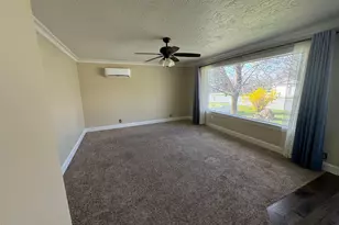 176 W Center St, Smithfield, UT 84335 - Photo 4