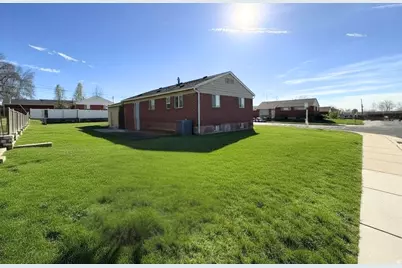 4546 S 300 E, Washington Terrace, UT 84405 - Photo 18