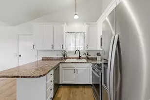 1206 E Moss Circle, Midvale, UT 84047 - Photo 10