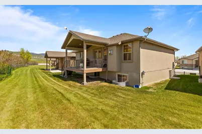 2029 S Cottage Ln, Garden City, UT 84028 - Photo 2