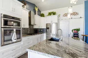 10218 S Sandy Willows Cove, Sandy, UT 84070 - Photo 4