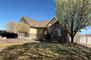 531 S Hale St, Grantsville, UT 84029 - Photo 2