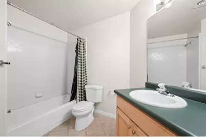 132 W 200 N, Centerville, UT 84014 - Photo 20