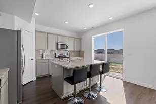 2927 W Coastline Dr S, Syracuse, UT 84075 - Photo 10