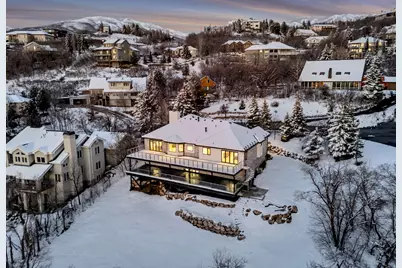 2768 S Grand Oak Cir E, Bountiful, UT 84010 - Photo 2