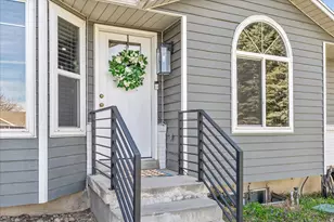 966 E Granite Peak Dr, Sandy, UT 84094 - Photo 4