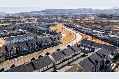 1055 S Painted Horse Ln W, Bluffdale, UT 84065 - Photo 36