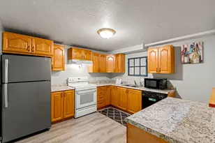 1761 S Davis Blvd E, Bountiful, UT 84010 - Photo 34