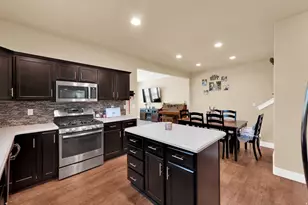 1841 W Vw Pt Dr, Woods Cross, UT 84087 - Photo 4
