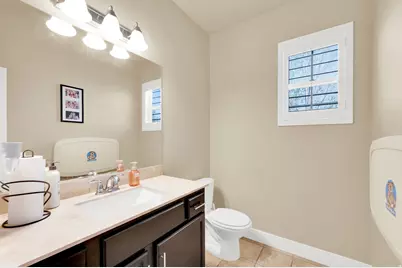 1841 W View Point Dr, Woods Cross, UT 84087 - Photo 6