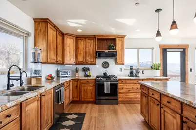 277 E Crestview Dr, Wanship, UT 84017 - Photo 12