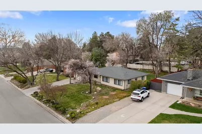 1889 E 4675 S, Holladay, UT 84117 - Photo 28