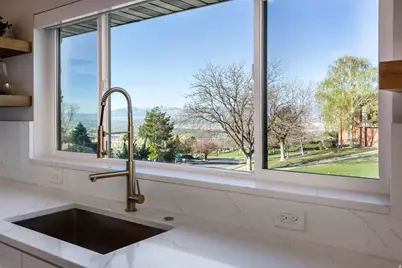 195 E North Sandrun Rd, Salt Lake City, UT 84103 - Photo 46