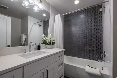 195 E North Sandrun Rd, Salt Lake City, UT 84103 - Photo 38