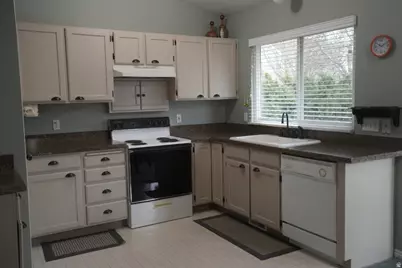 2423 W Sugar Pl, West Jordan, UT 84088 - Photo 6