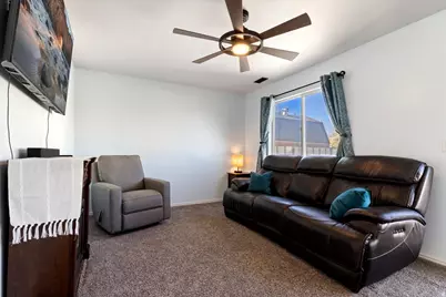 993 N White Pine Dr E, Tooele, UT 84074 - Photo 8