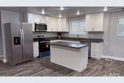 782 E 900 N, Layton, UT 84041 - Photo 8