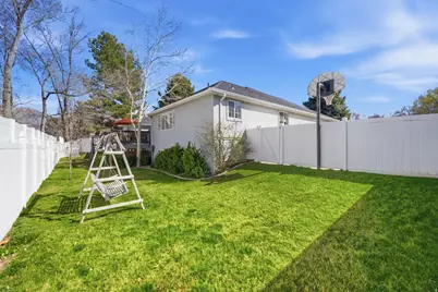 1093 E Birchbrook Cir, Cottonwood Heights, UT 84047 - Photo 36