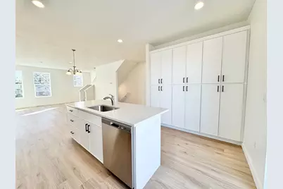 1650 N Main St, Layton, UT 84041 - Photo 4