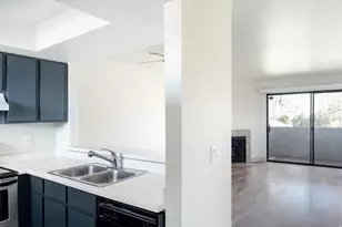 925 E Creekhill Ln, Midvale, UT 84047 - Photo 4