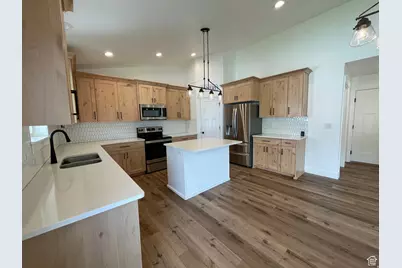 3834 N 2550 W, Farr West, UT 84404 - Photo 4